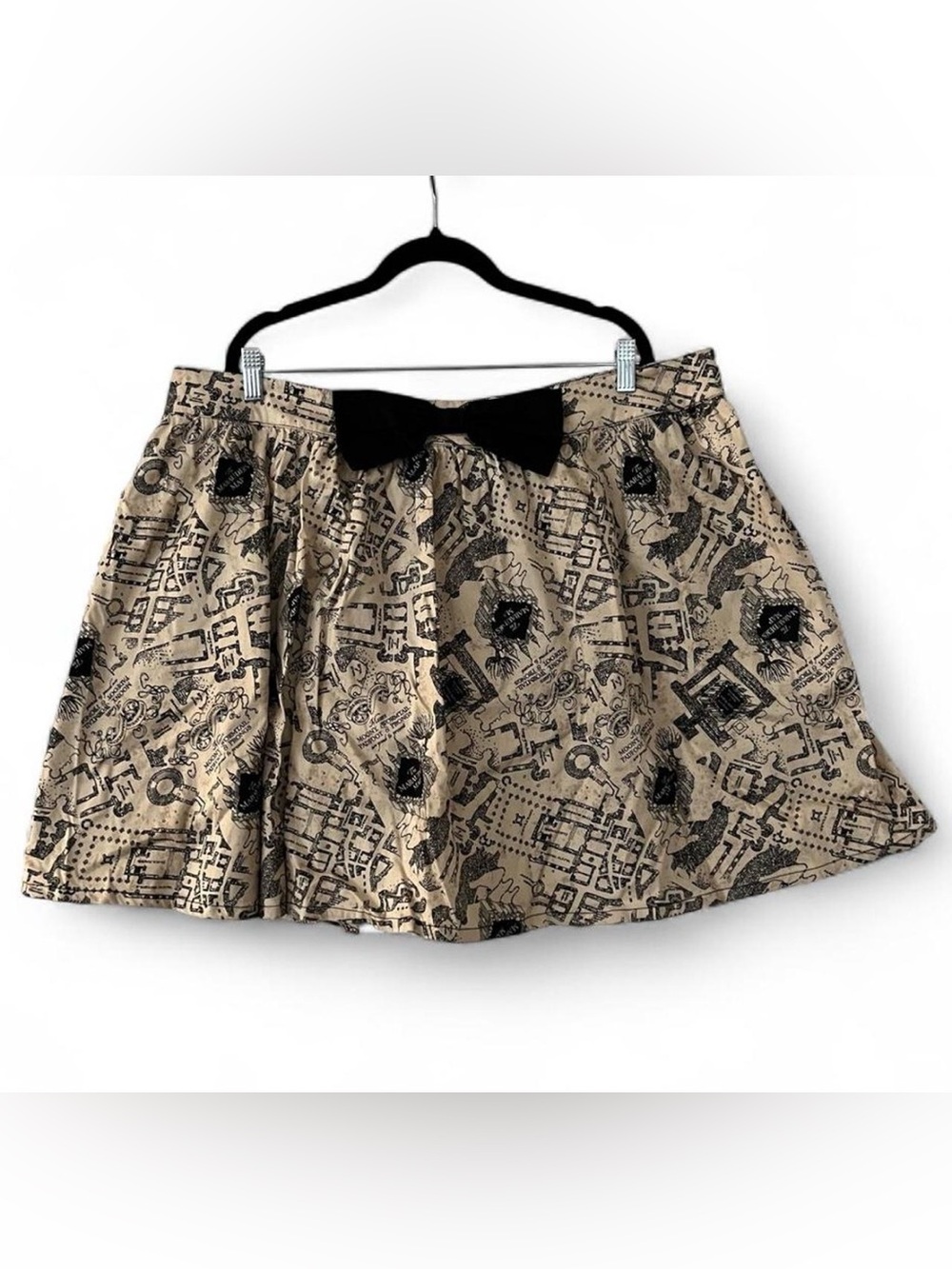 Plus size 20 Harry Potter black and beige skirt with bow detail